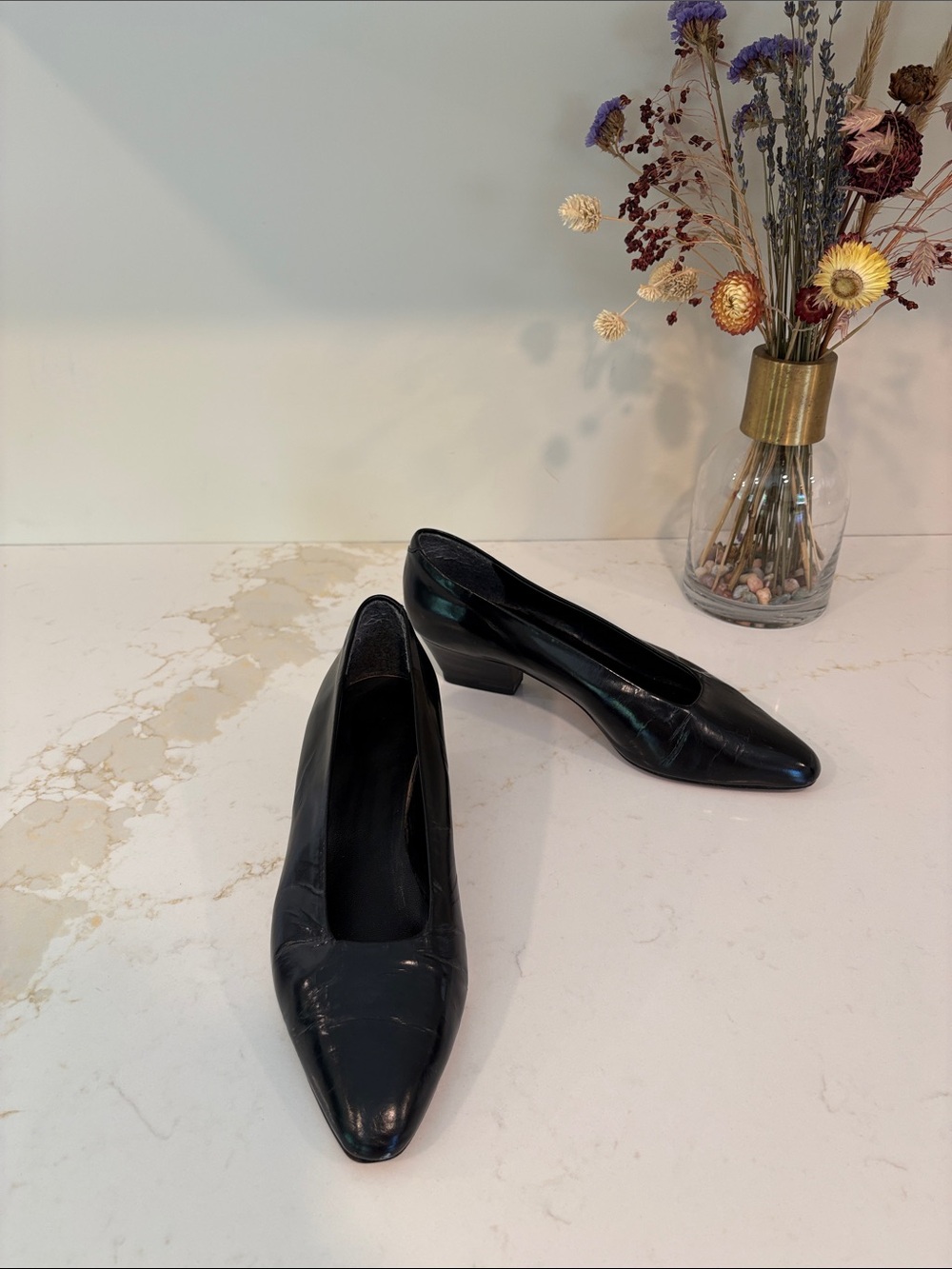 Vintage 90s Italian Black Pointed-Toe Women's Pumps